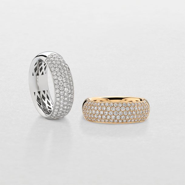 anello in oro bianco o rosa e diamanti