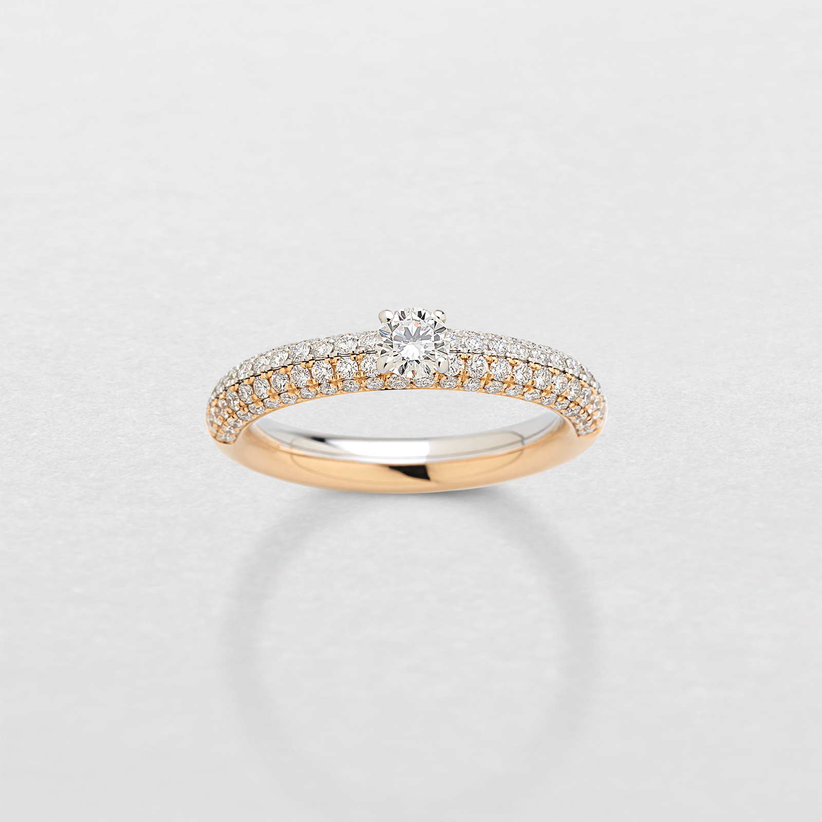 anello in oro rosa, bianco e diamanti