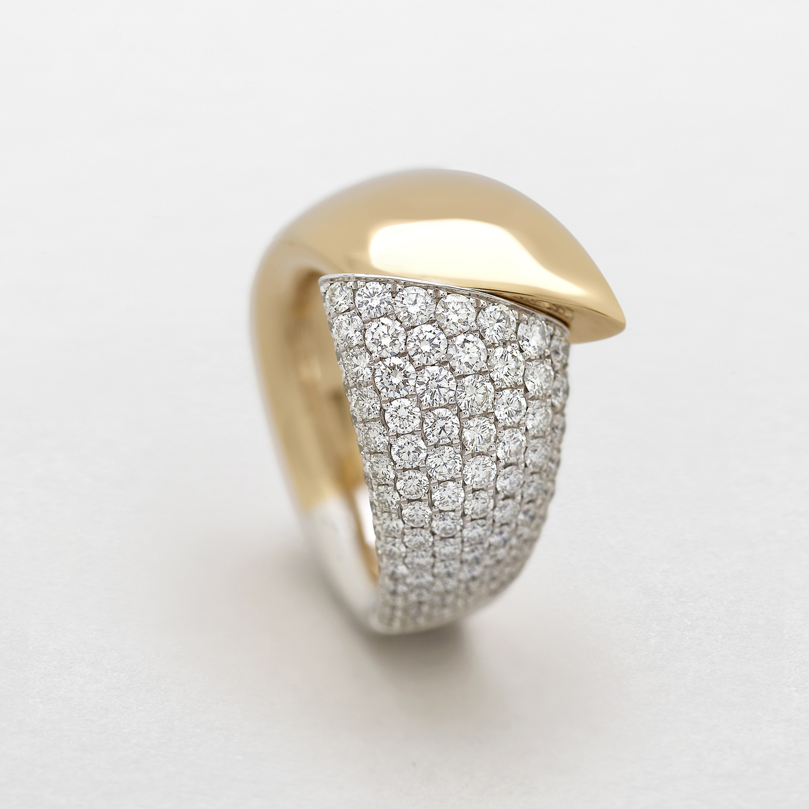 anello in oro rosa, bianco e diamanti