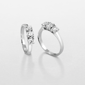 anello in oro bianco e diamanti