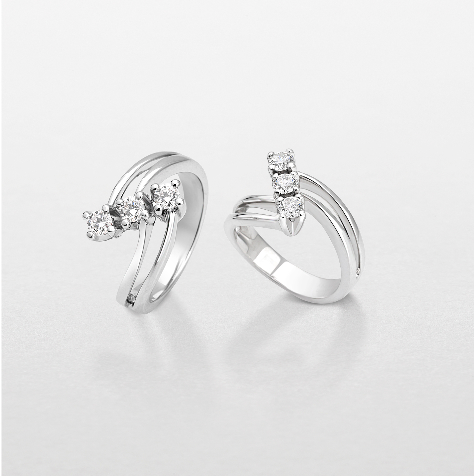 white gold and diamonds ring