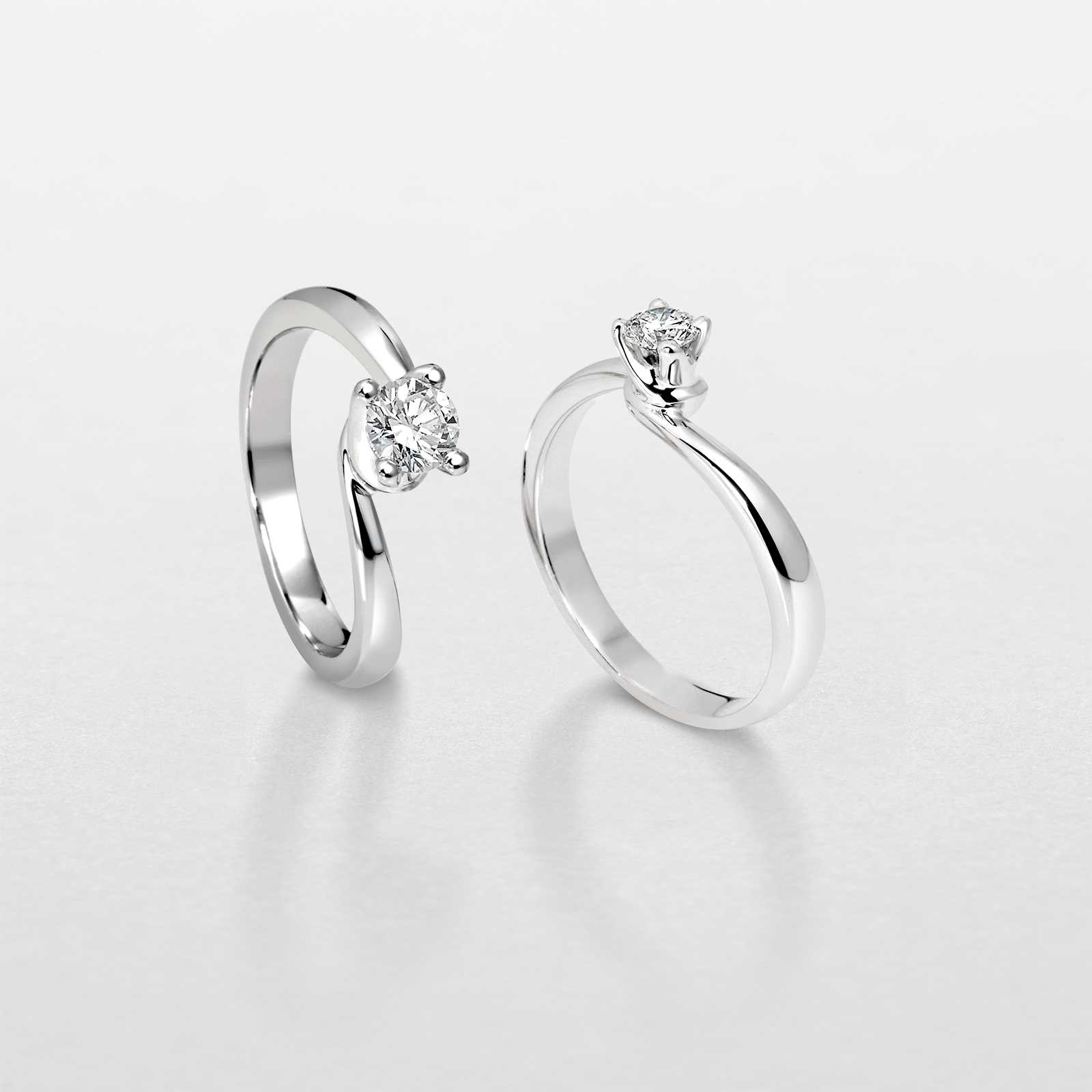 anello in oro bianco e diamanti