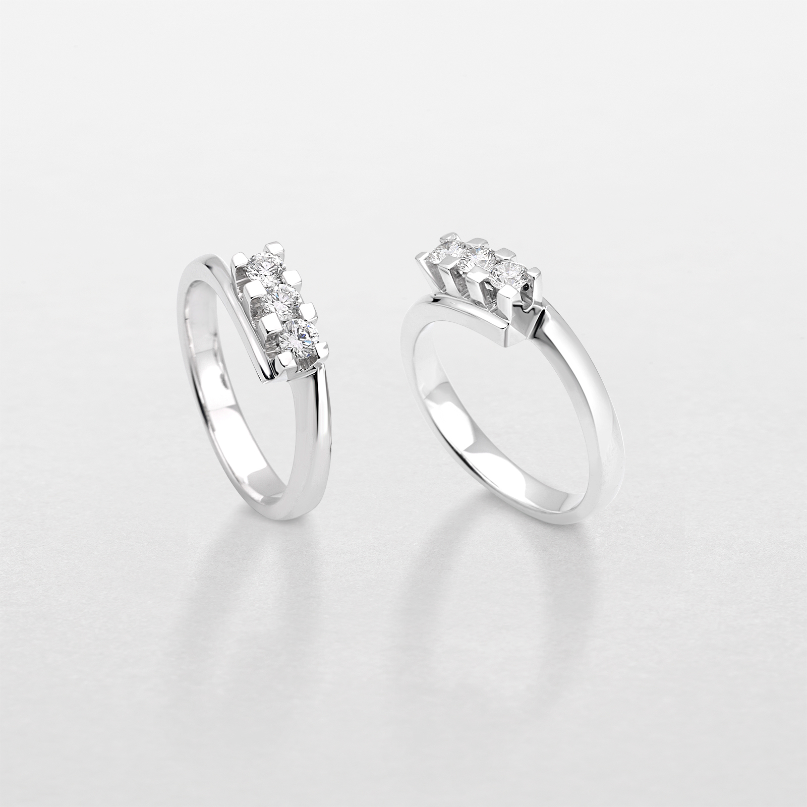 anello in oro bianco e diamanti