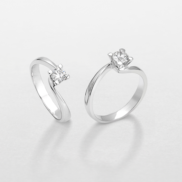 anello in oro bianco e diamanti