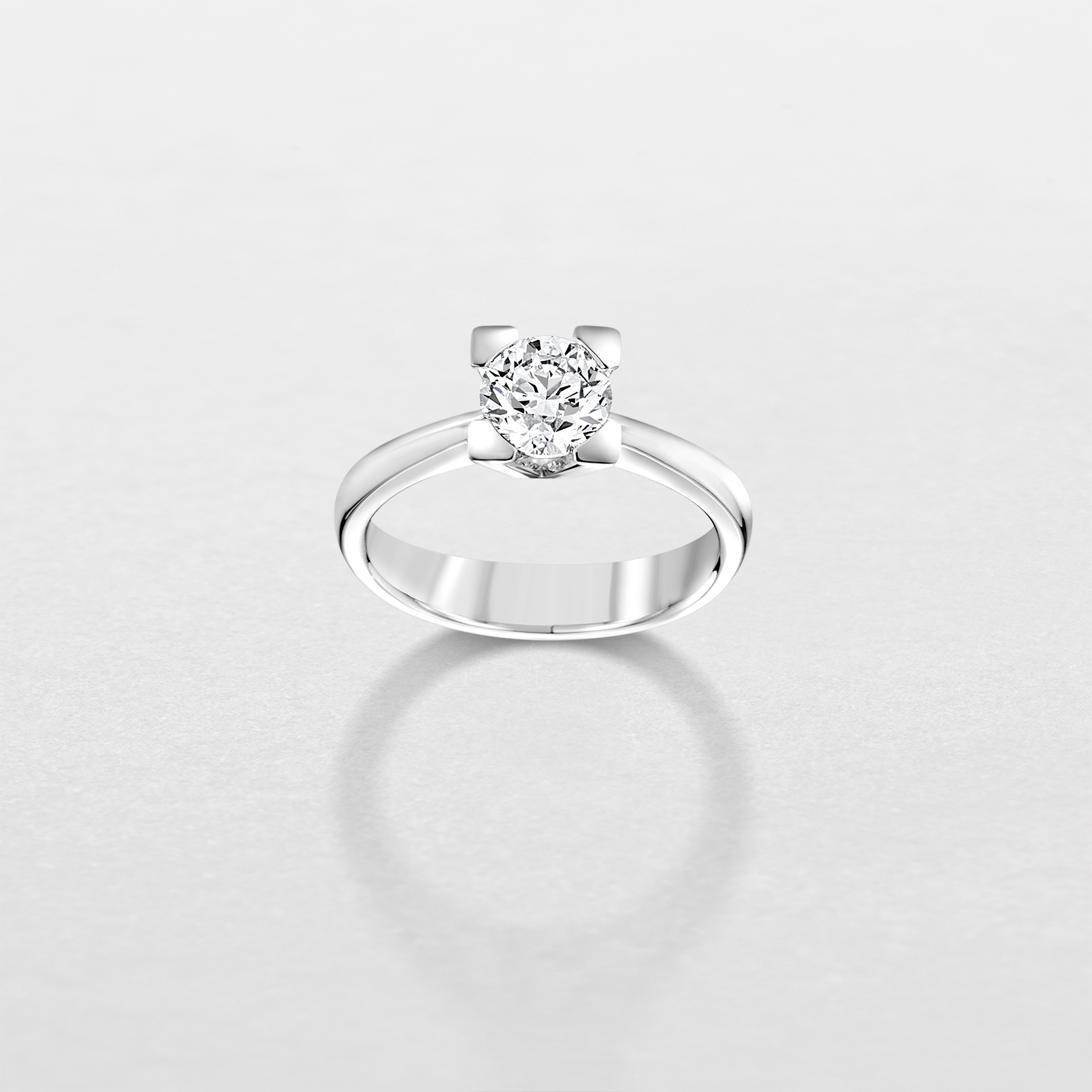 white gold and diamonds ring