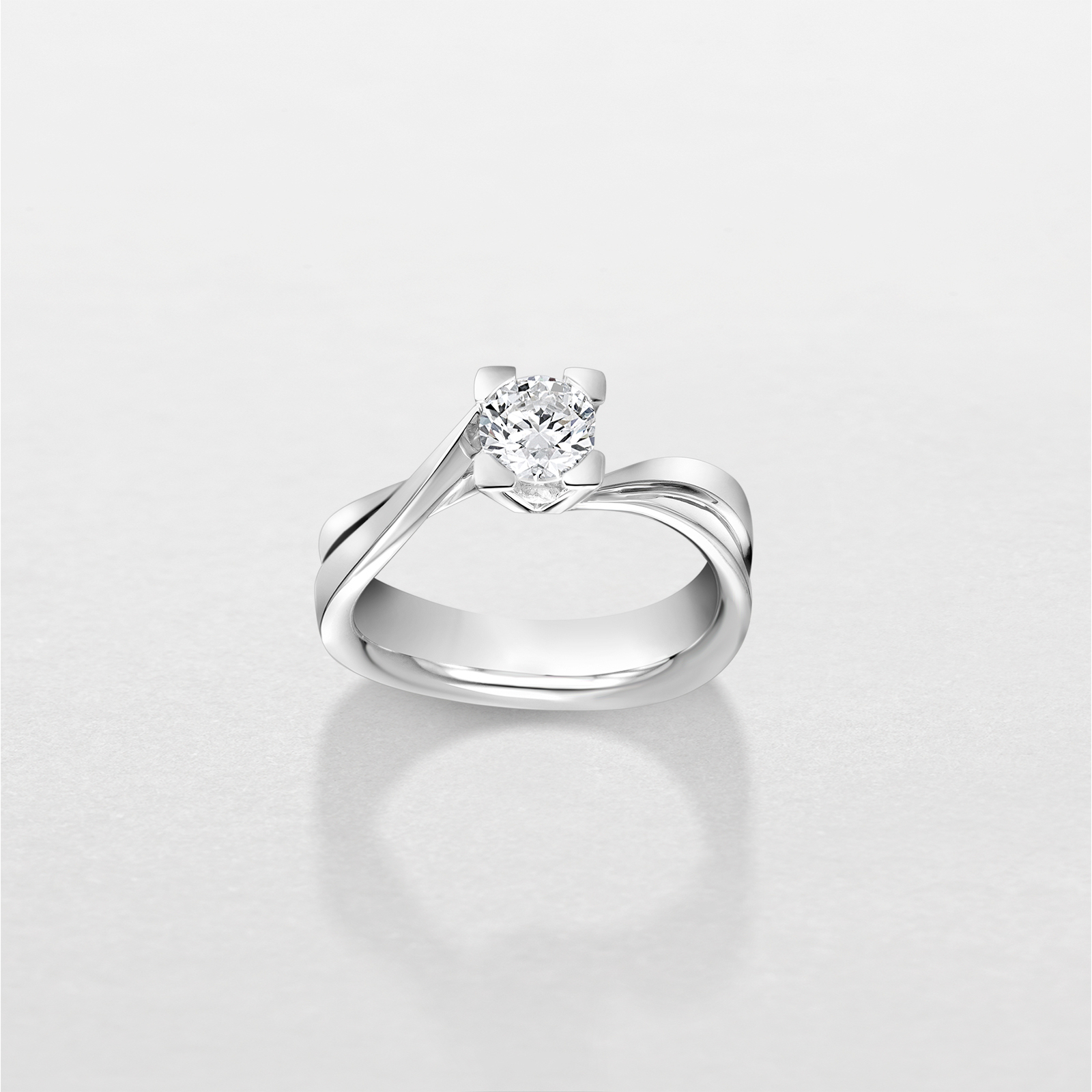 white gold and diamonds ring