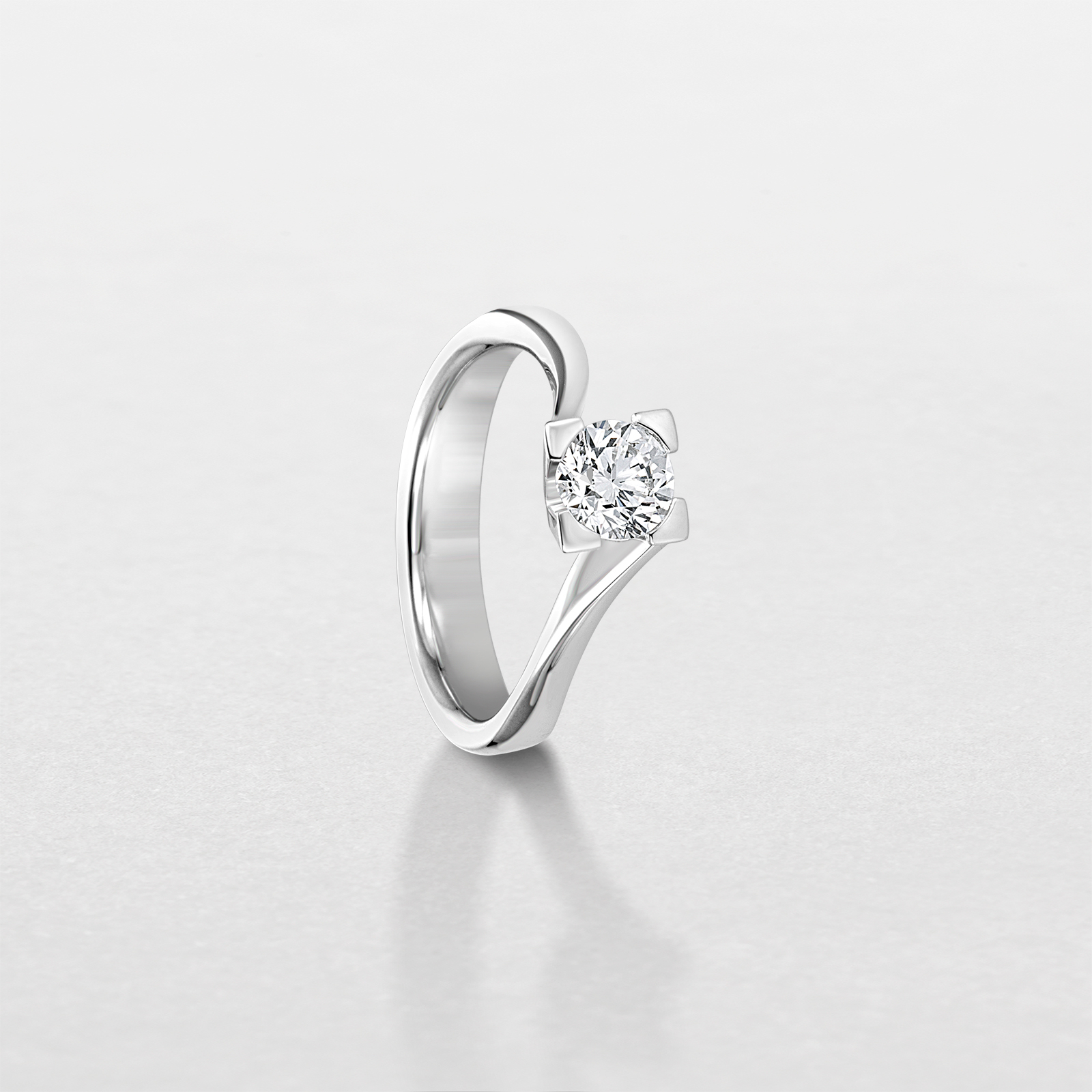 white gold and diamonds ring