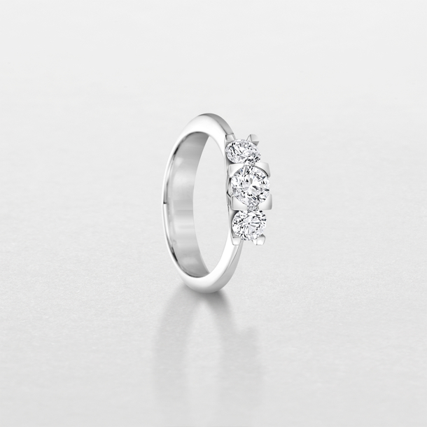 white gold and diamonds ring