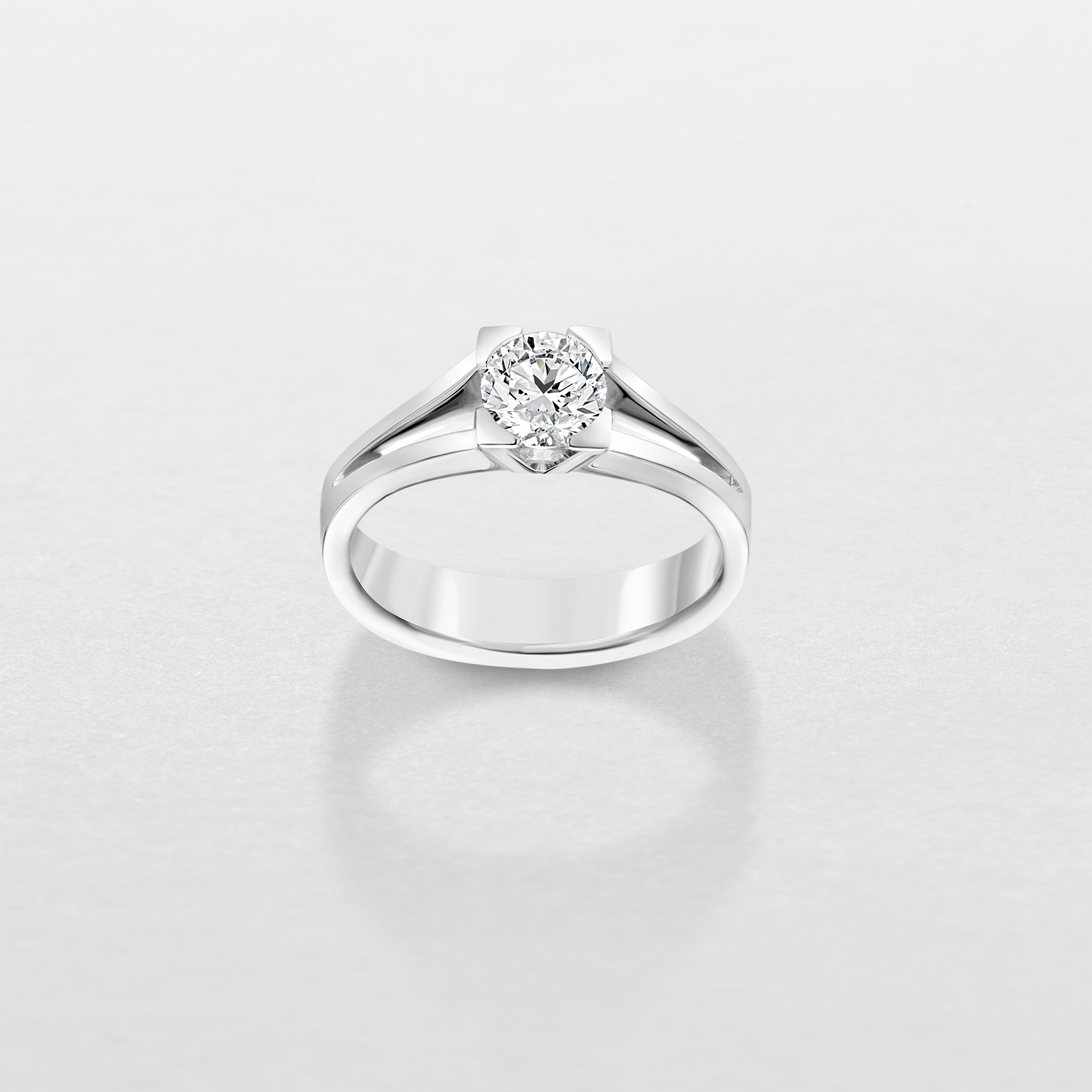 anello in oro bianco e diamanti