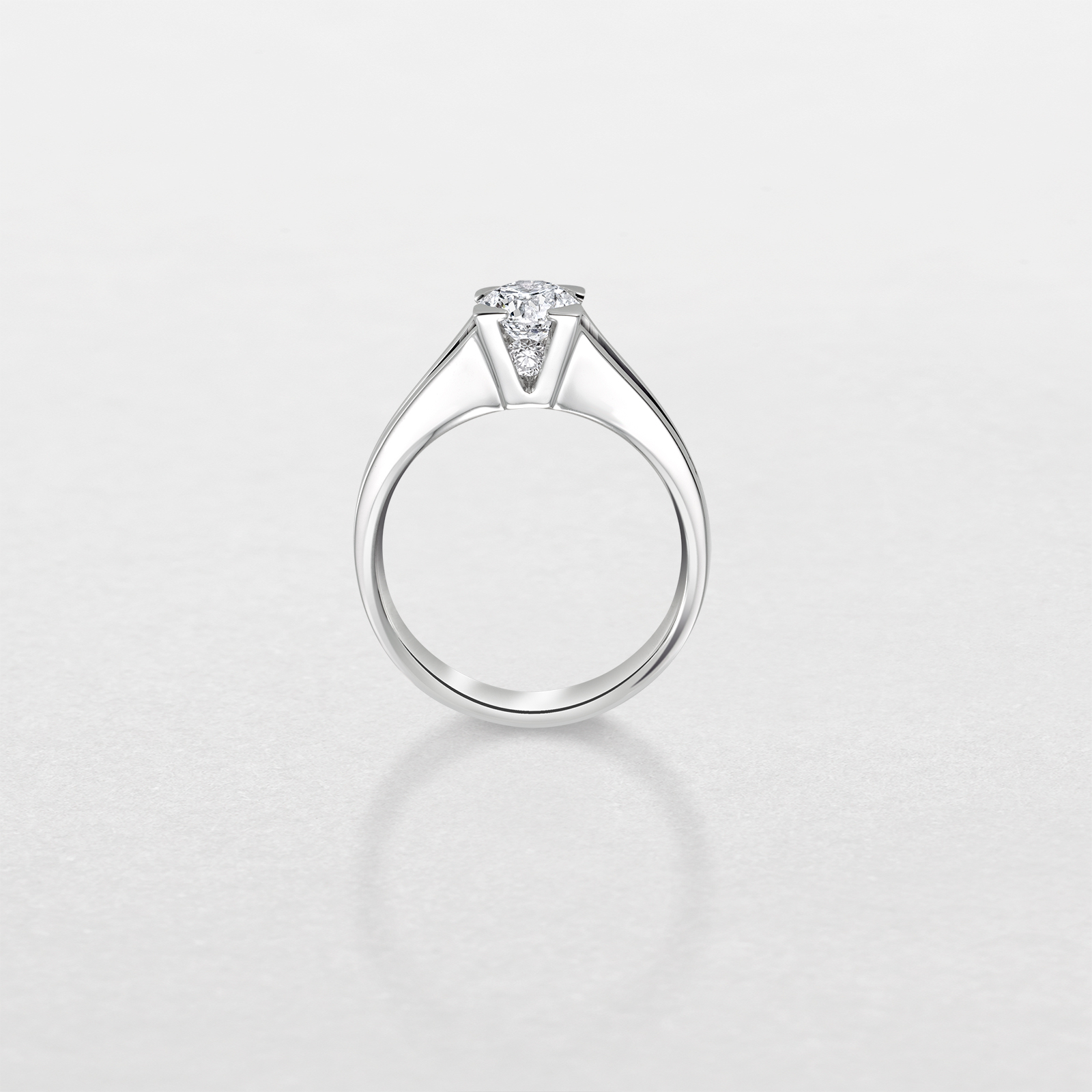 white gold and diamonds ring