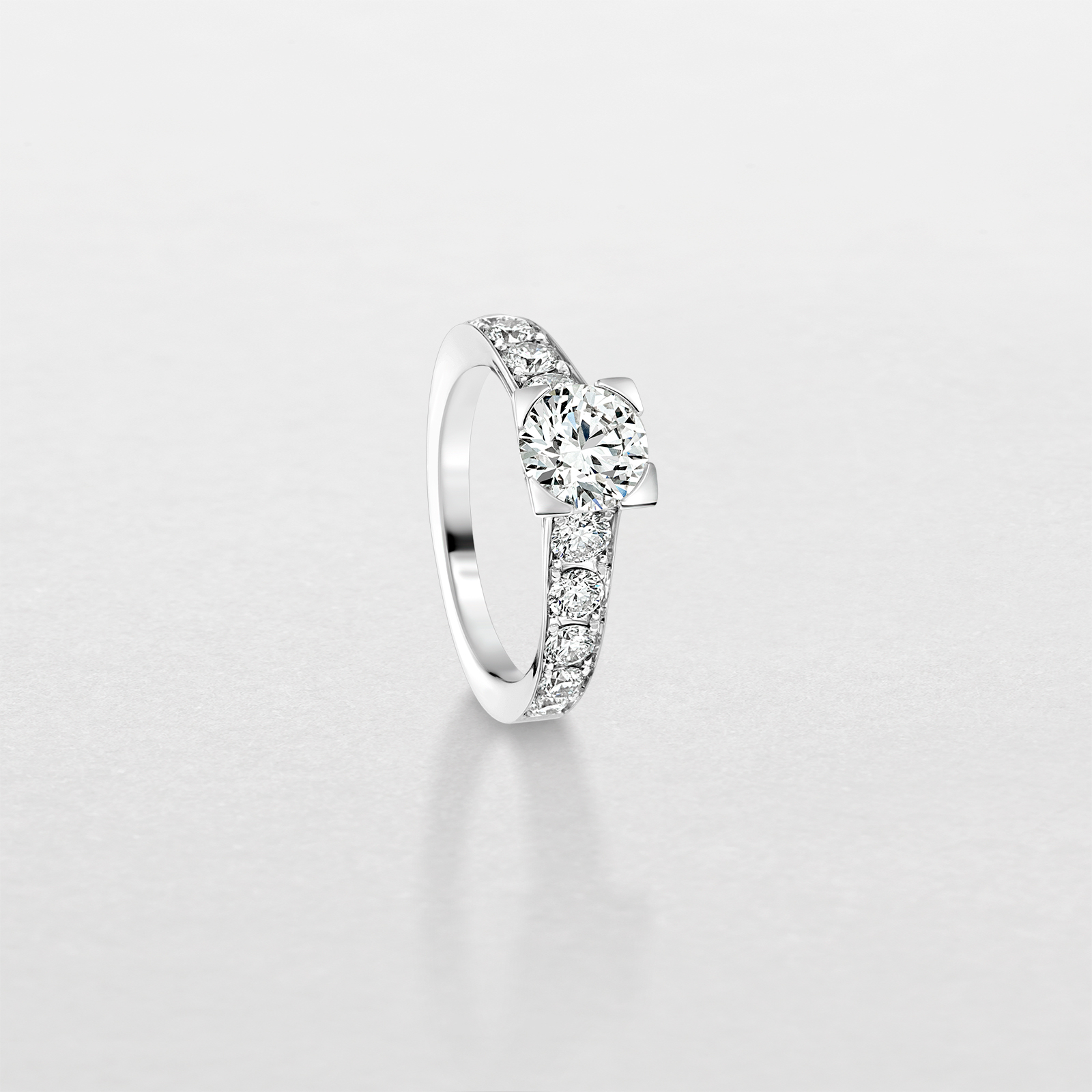 white gold and diamonds ring