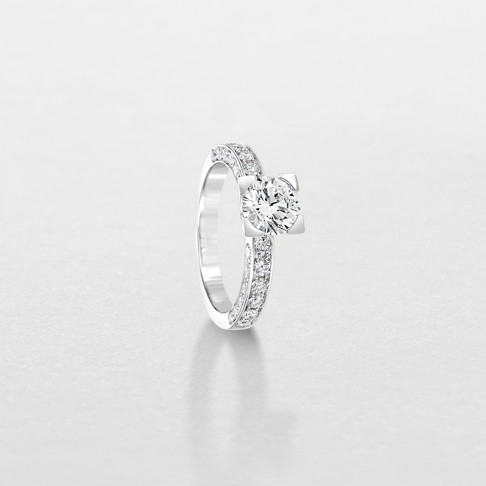 white gold and diamonds ring