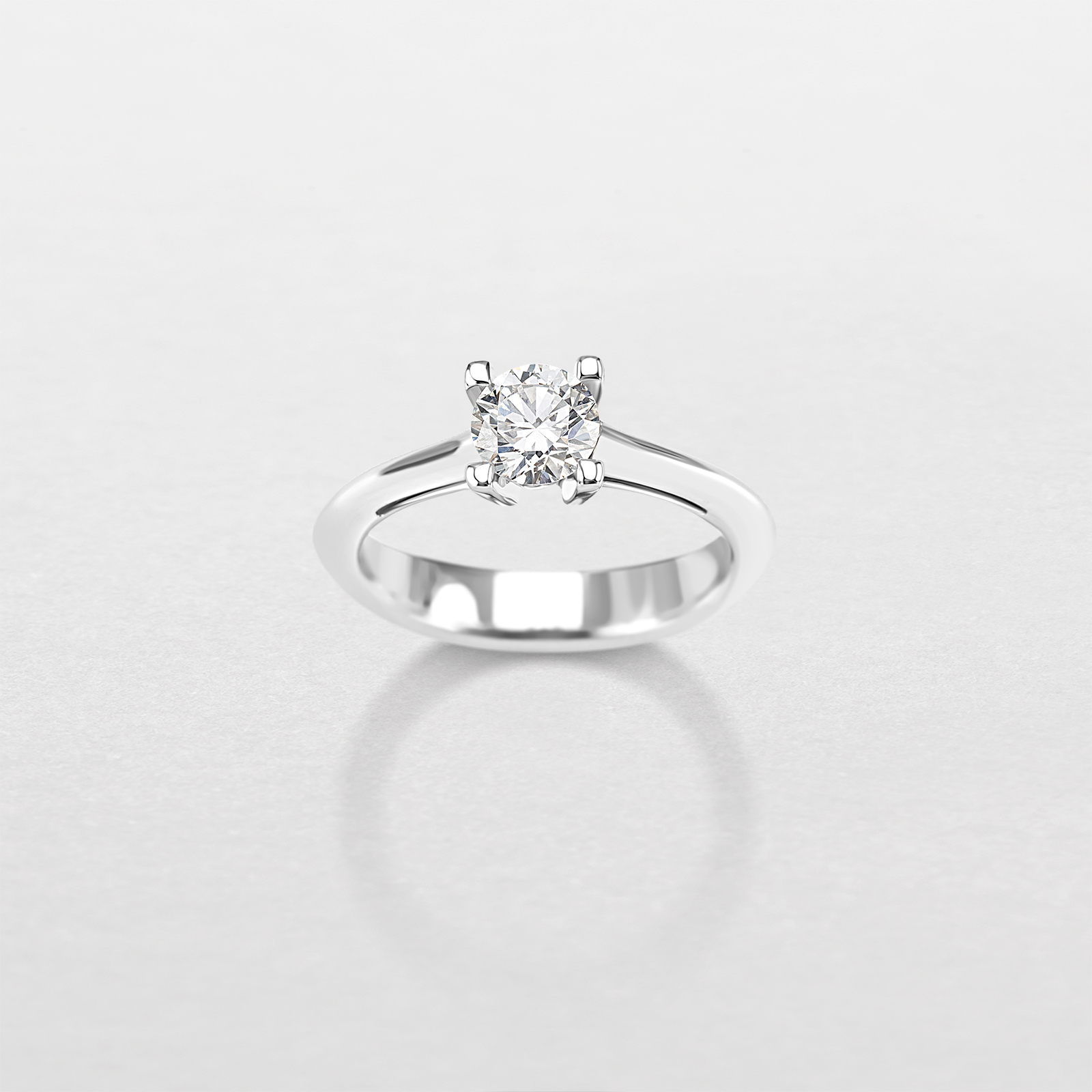 anello in oro bianco e diamanti