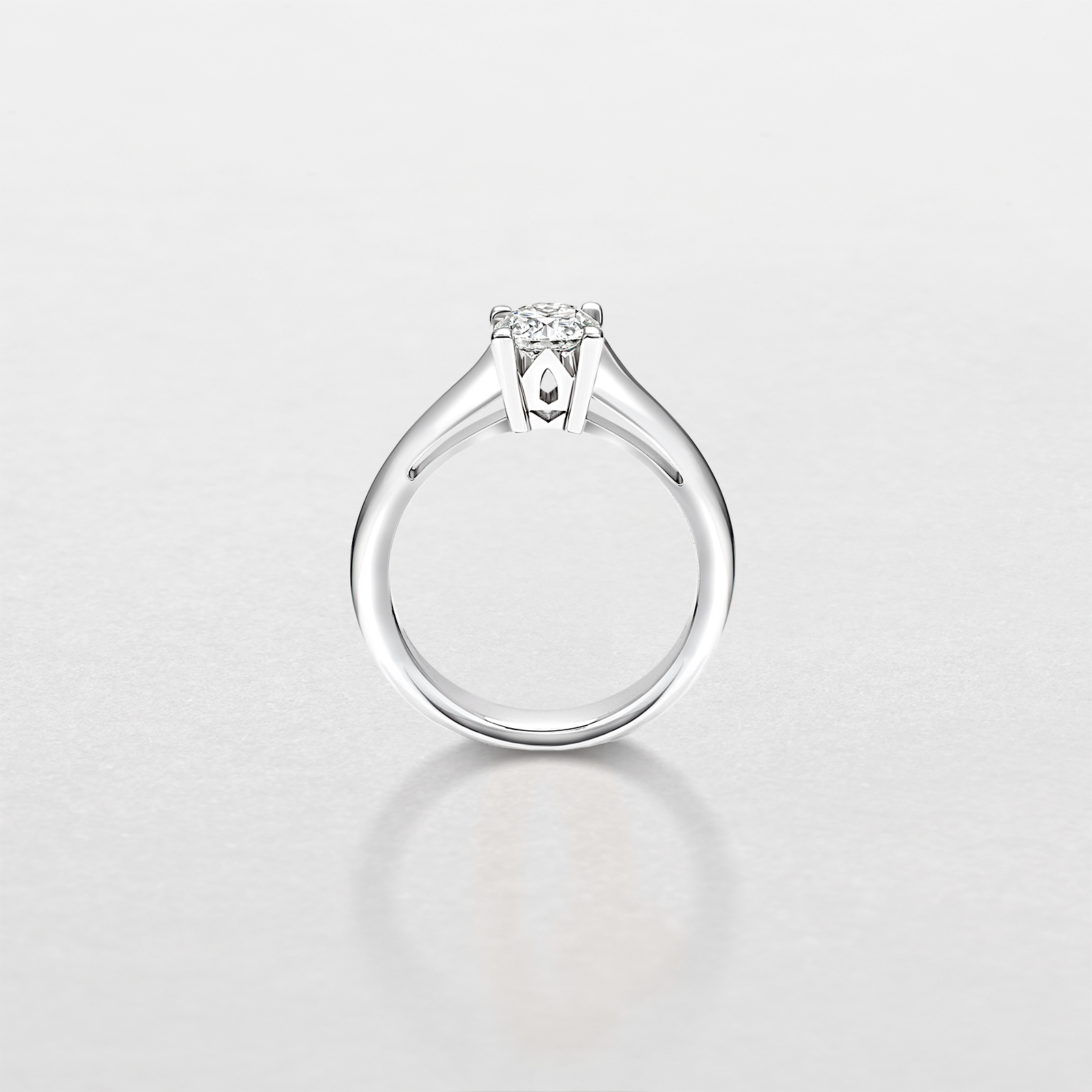 anello in oro bianco e diamanti