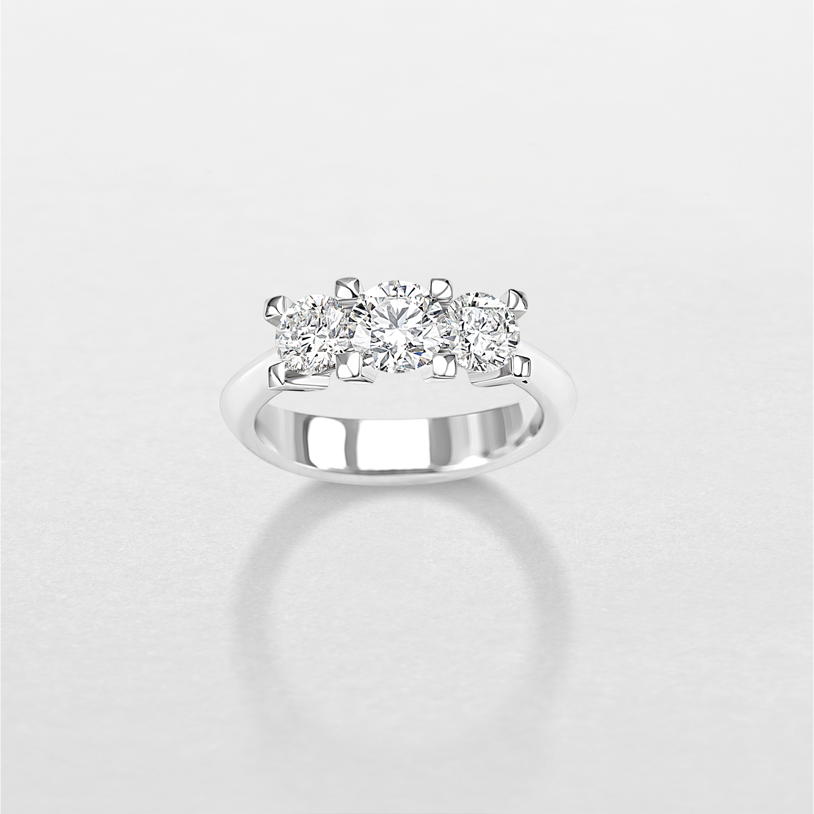 anello in oro bianco e diamanti