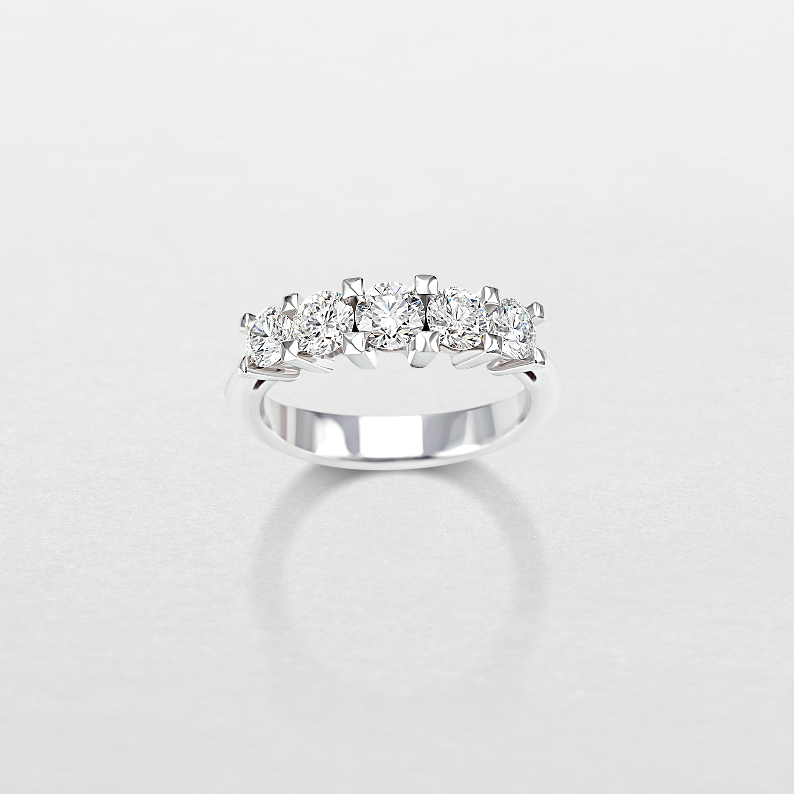 white gold and diamonds ring