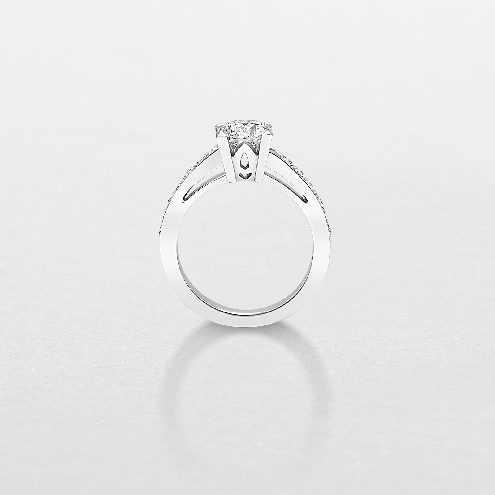 anello in oro bianco e diamanti