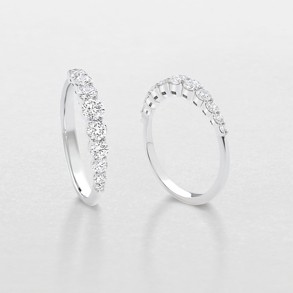 anello in oro bianco e diamanti