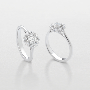 anello in oro bianco e diamanti