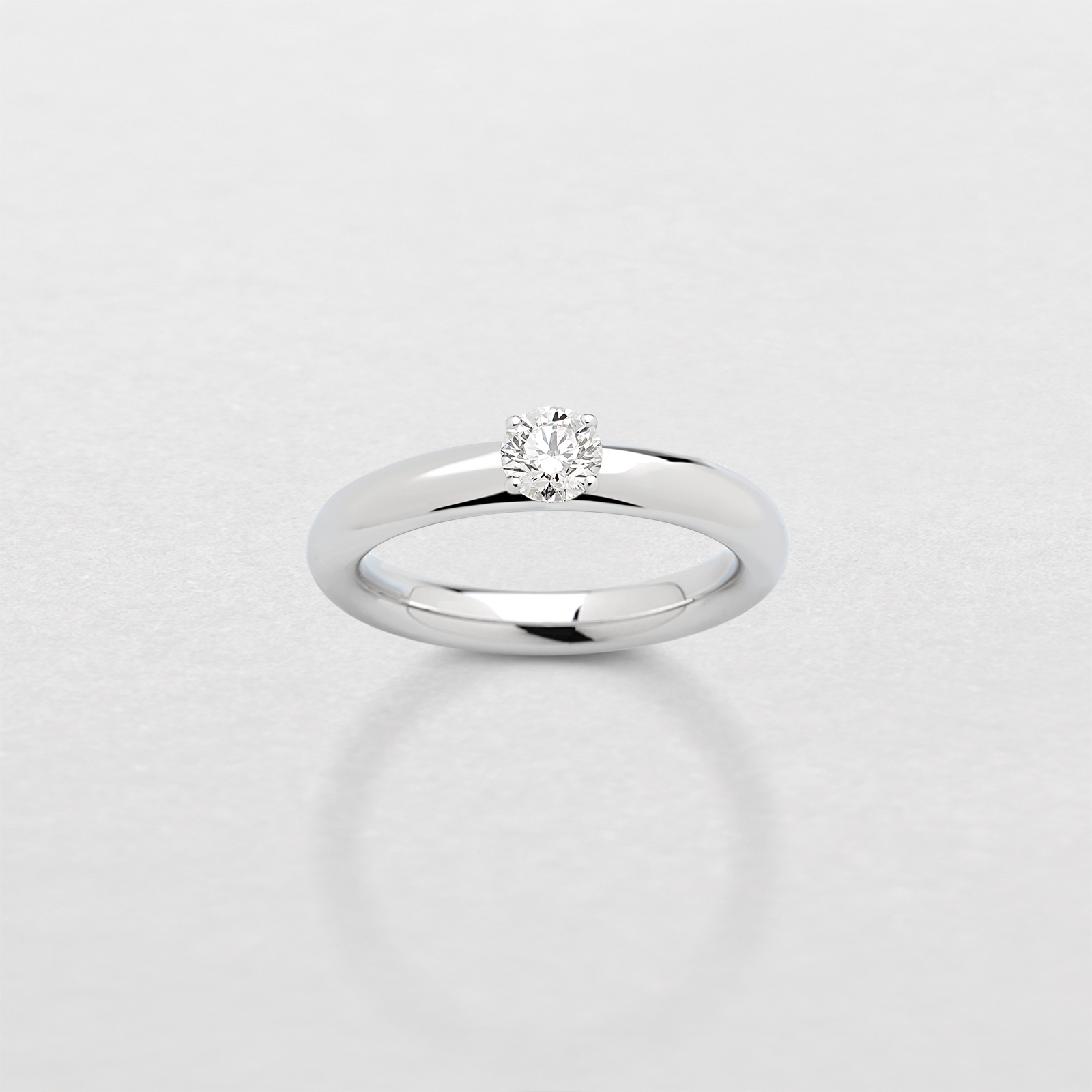 white gold and diamonds ring