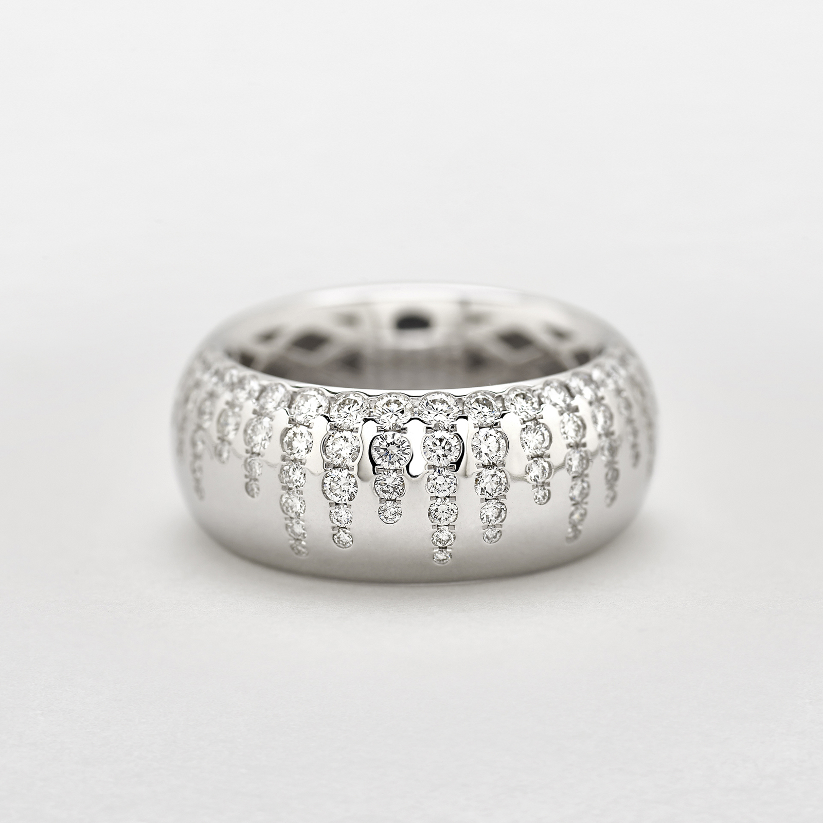 white gold and diamonds ring