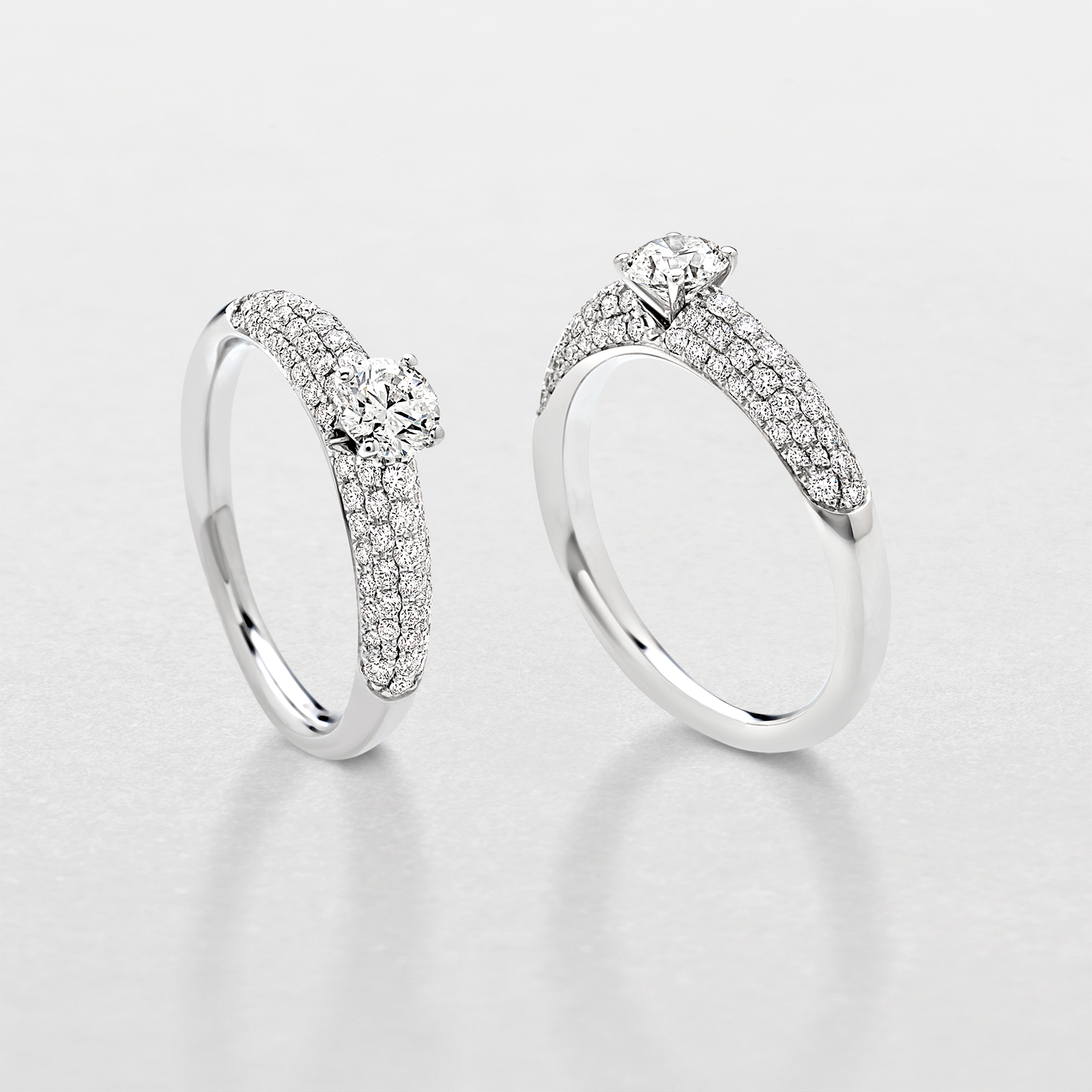 anello in oro bianco e diamanti