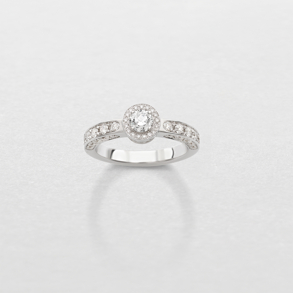 anello in oro bianco e diamanti