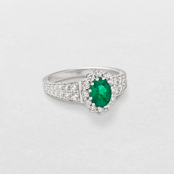 white gold with diamonds and emerald ring