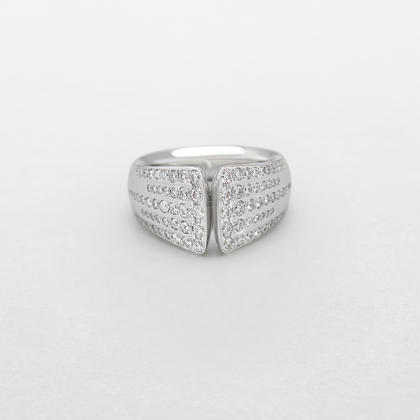 anello in oro bianco e diamanti
