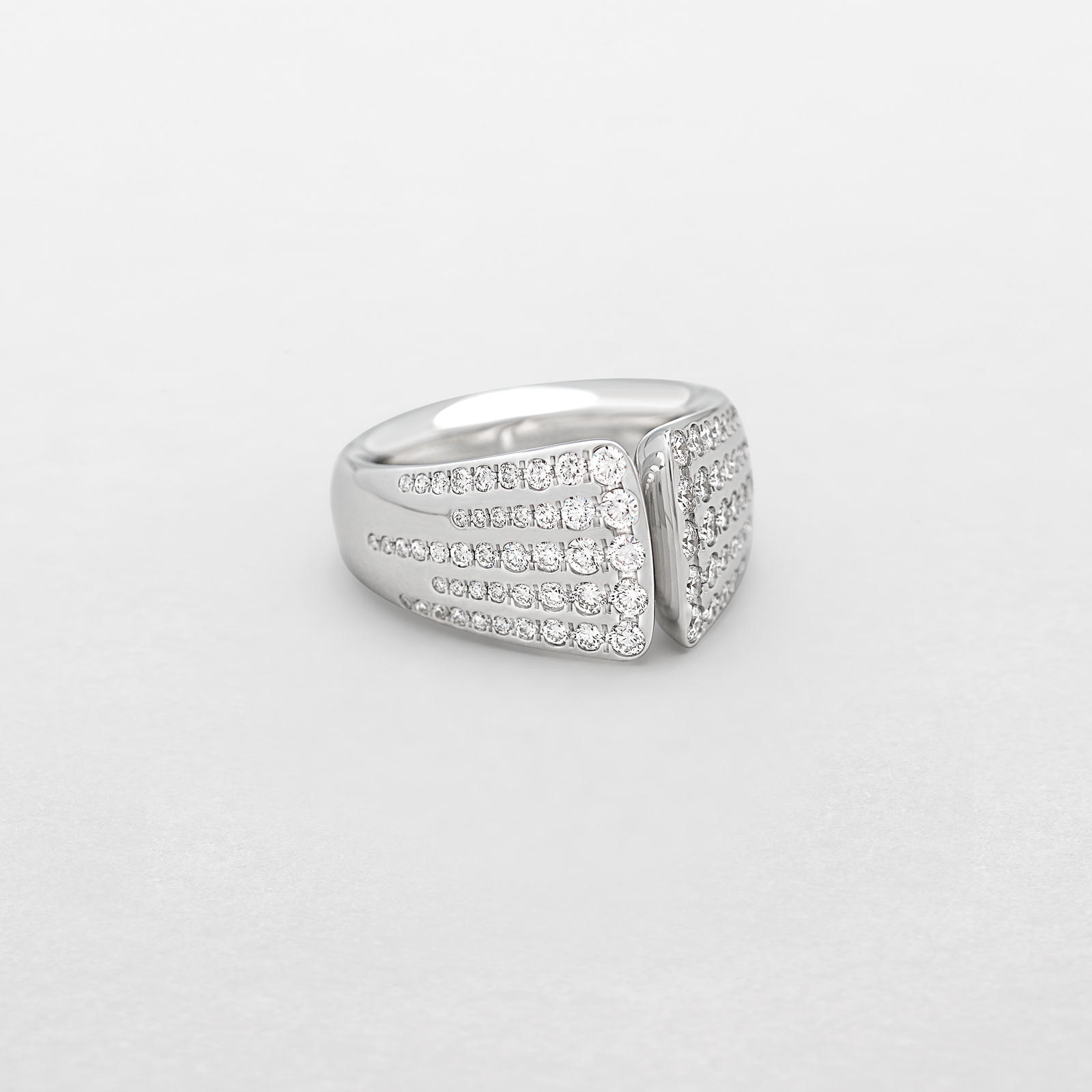 white gold and diamonds ring