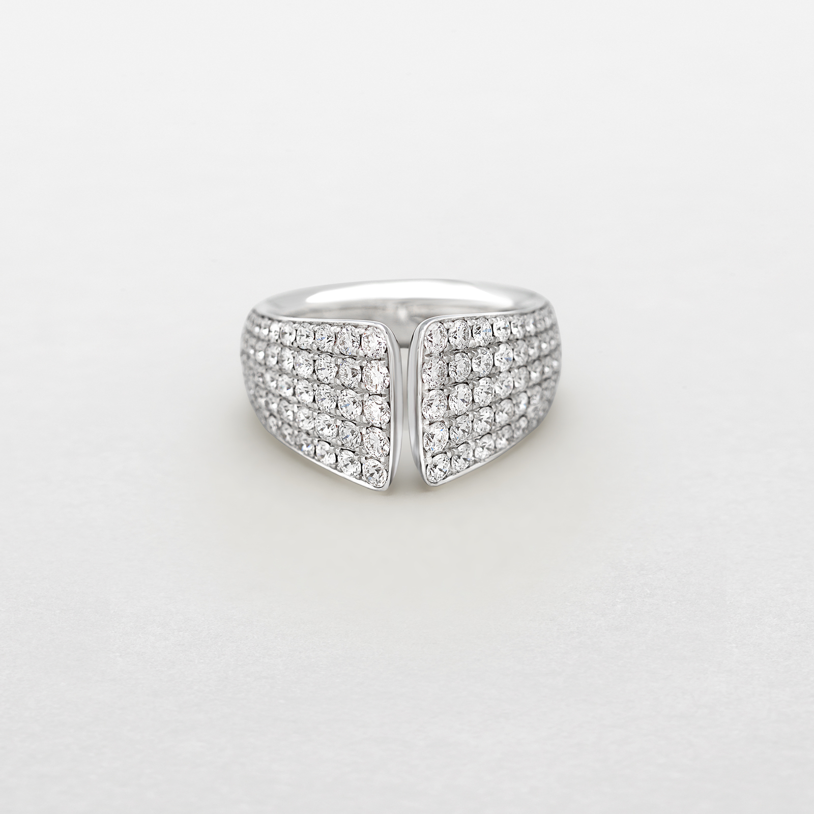 white gold and diamonds ring
