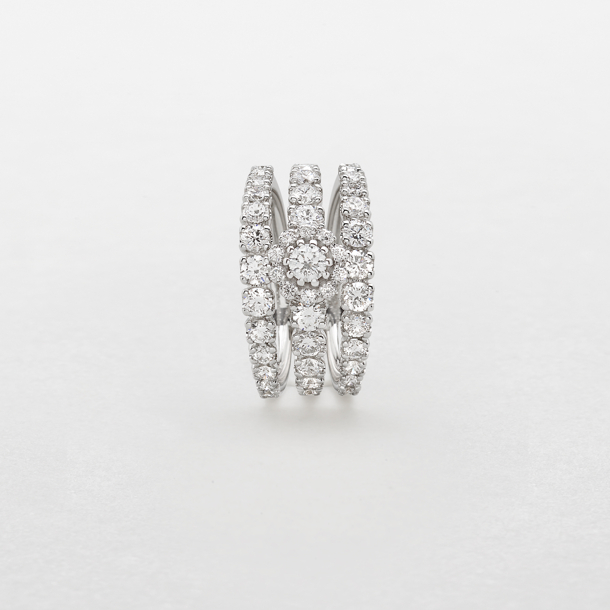 anello in oro bianco e diamanti