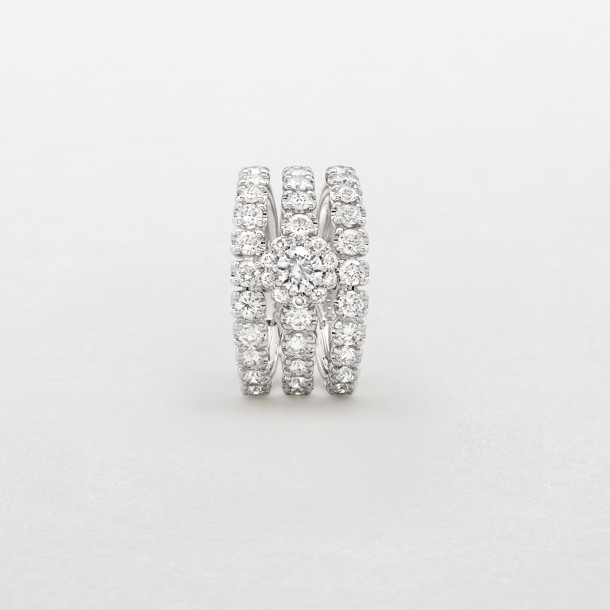 anello in oro bianco e diamanti