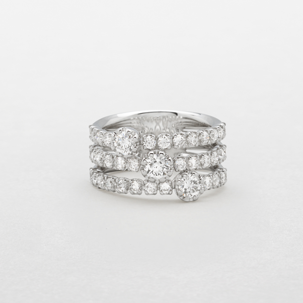 anello in oro bianco e diamanti