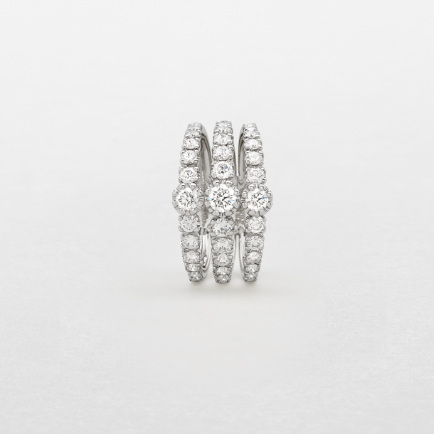 anello in oro bianco e diamanti