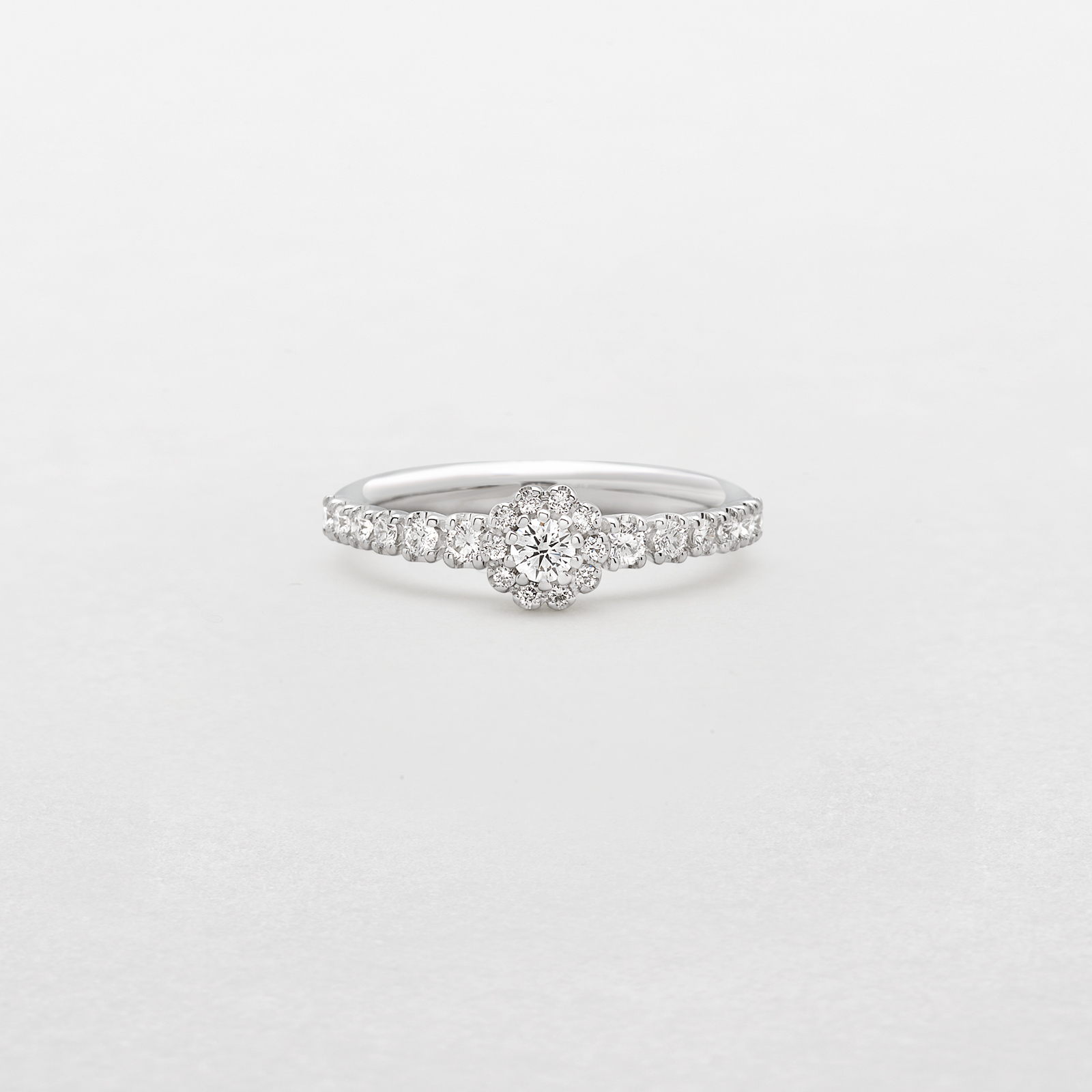 white gold and diamonds ring