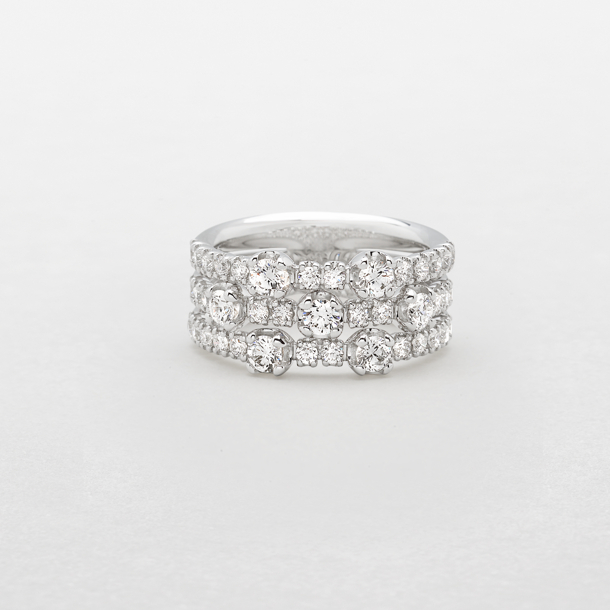 anello in oro bianco e diamanti