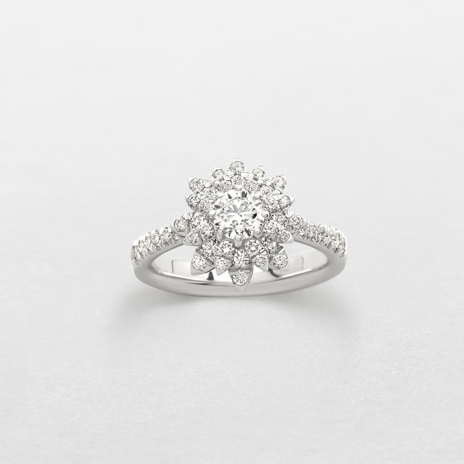white gold and diamonds ring
