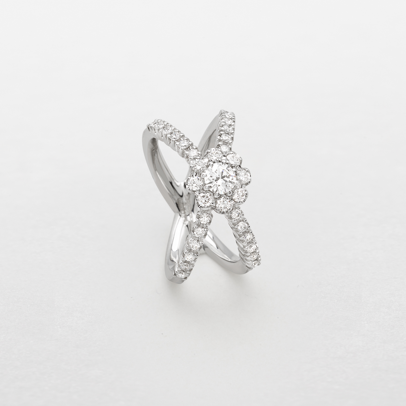 white gold and diamonds ring
