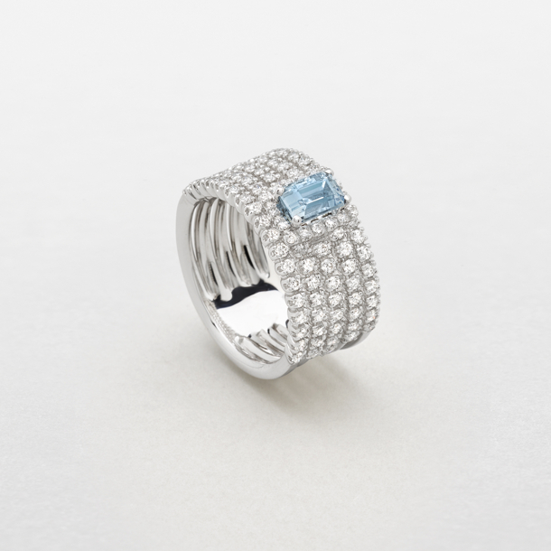 white gold with diamonds and aquamarine ring