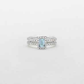 anello in oro bianco, diamanti e acquamarina