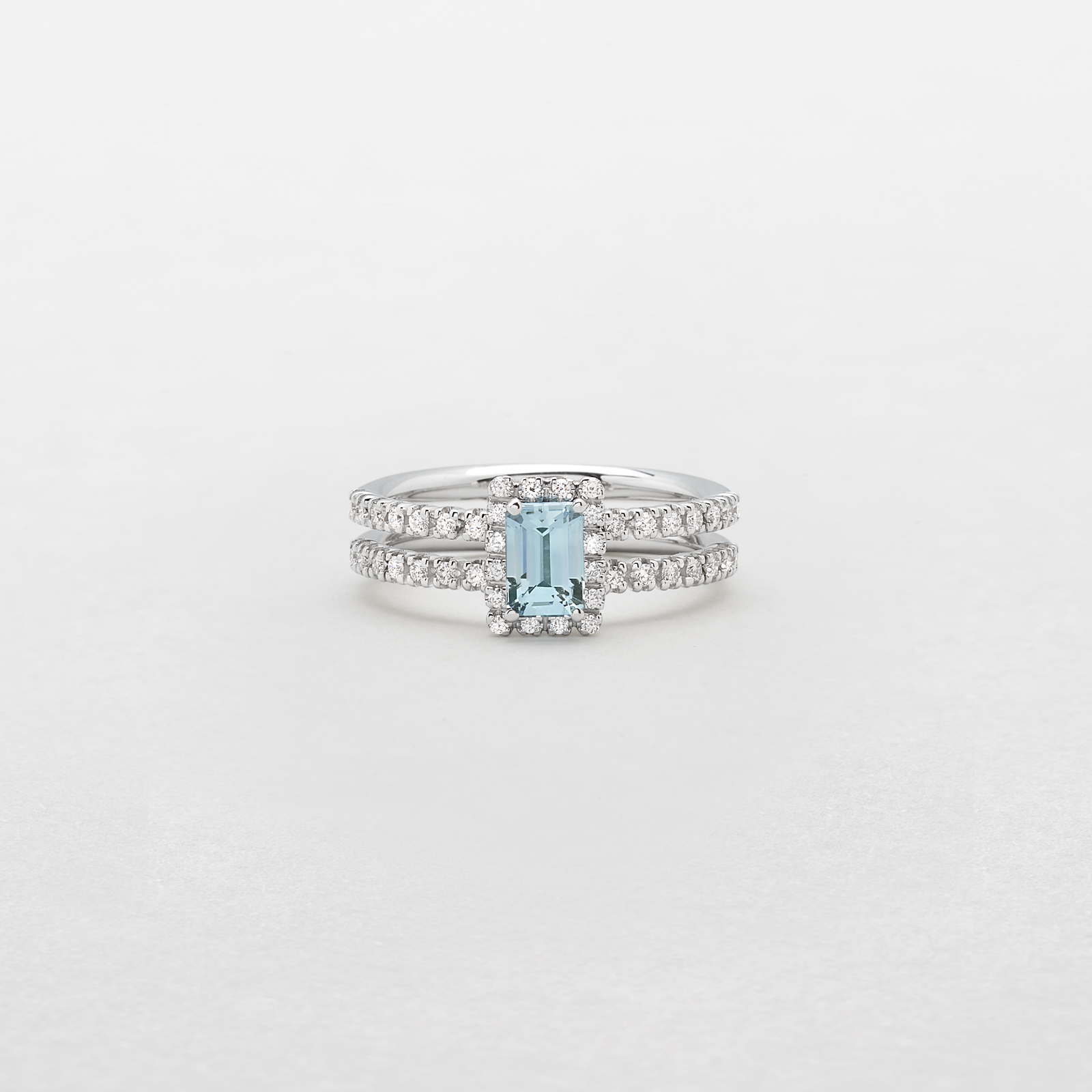 white gold with diamonds and aquamarine ring