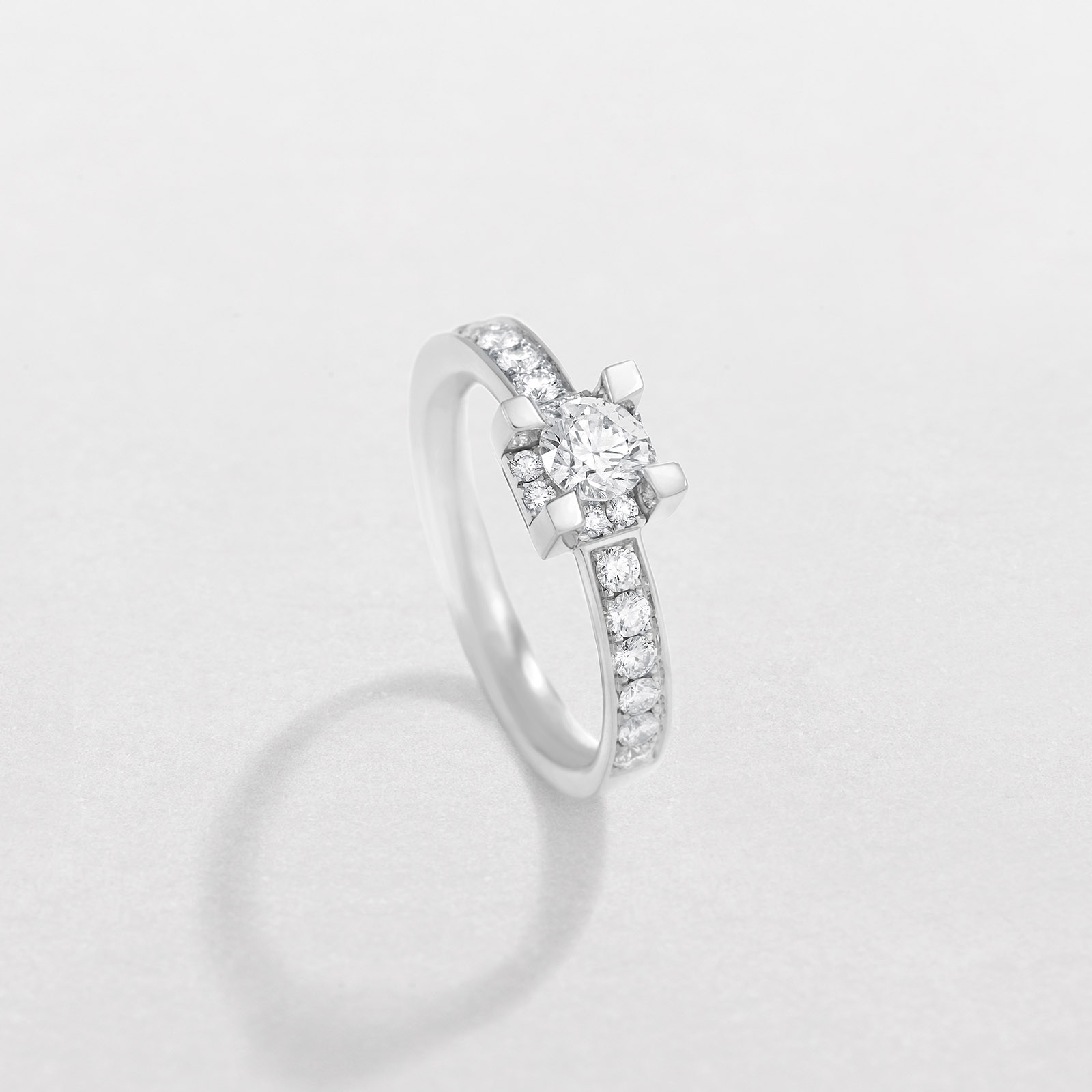 white gold and diamonds ring