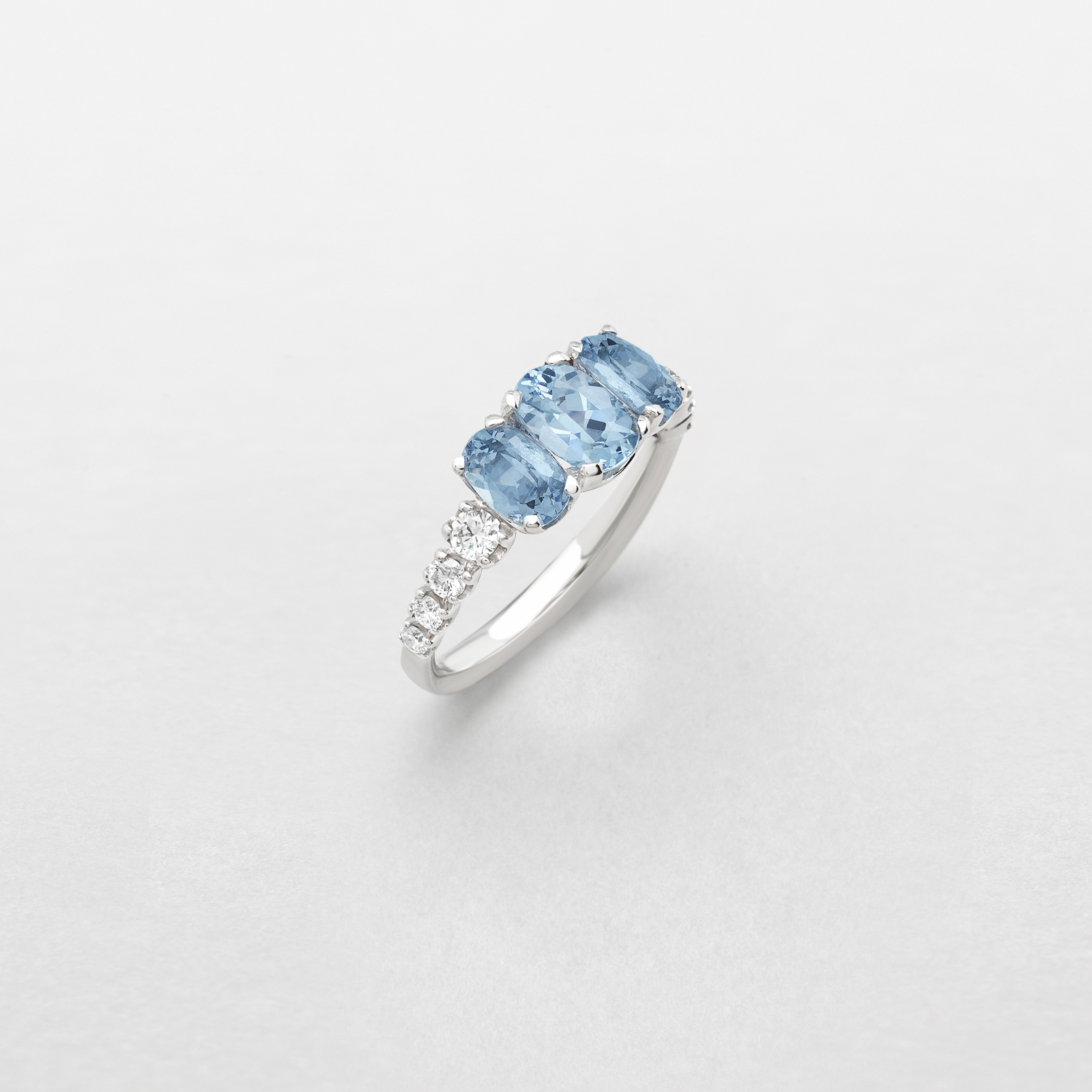 white gold with diamonds and aquamarine ring