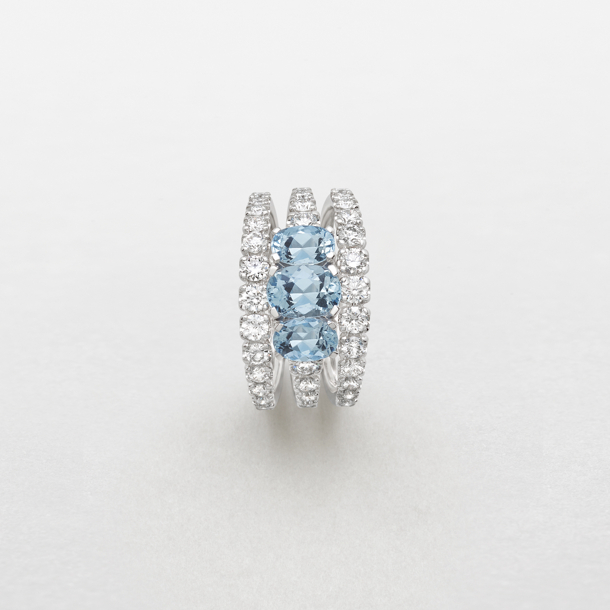 anello in oro bianco, diamanti e acquamarina