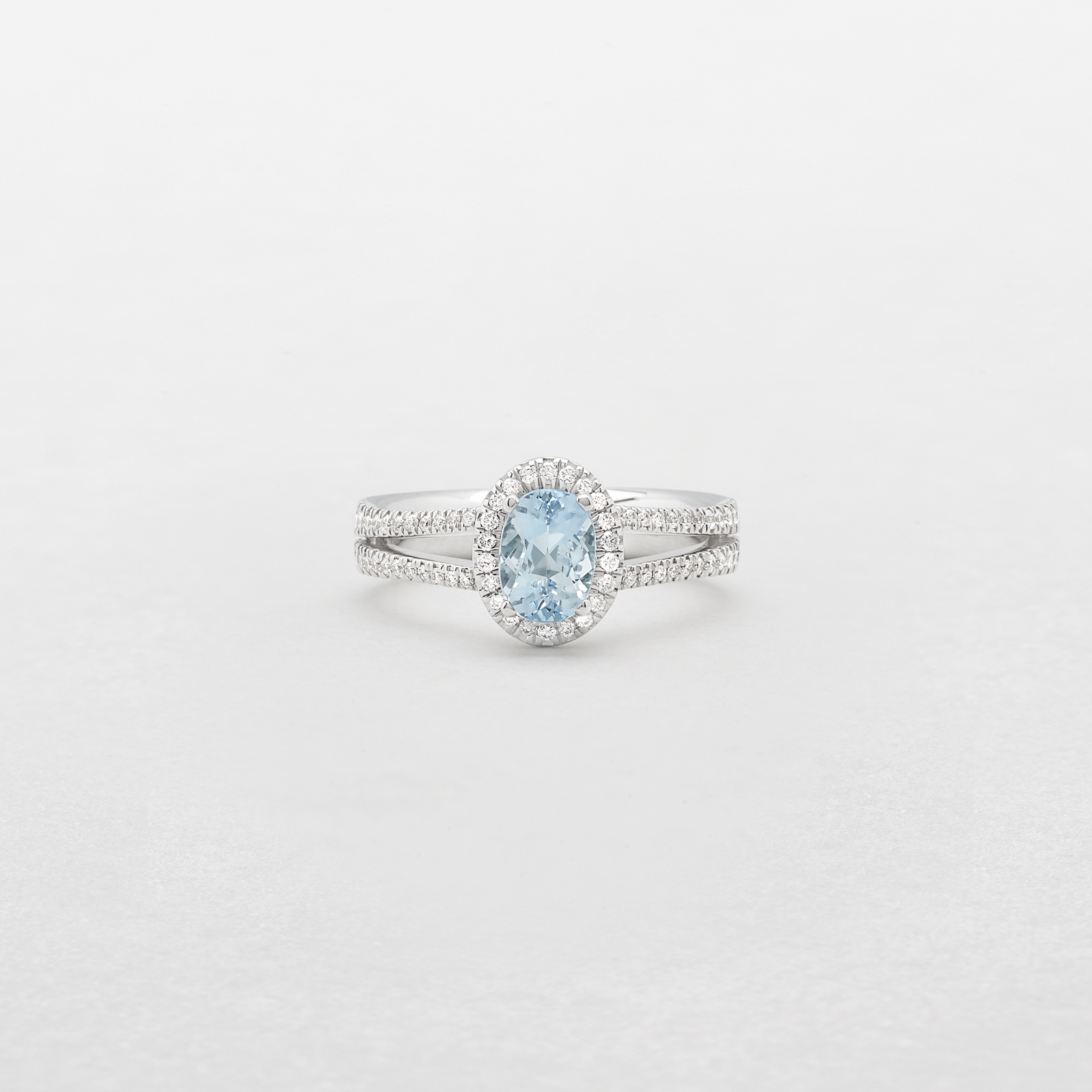 white gold with diamonds and aquamarine ring