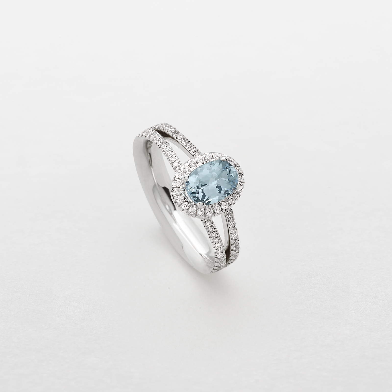 white gold with diamonds and aquamarine ring