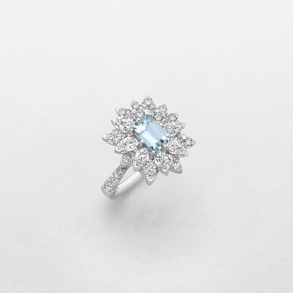 white gold with diamonds and aquamarine ring