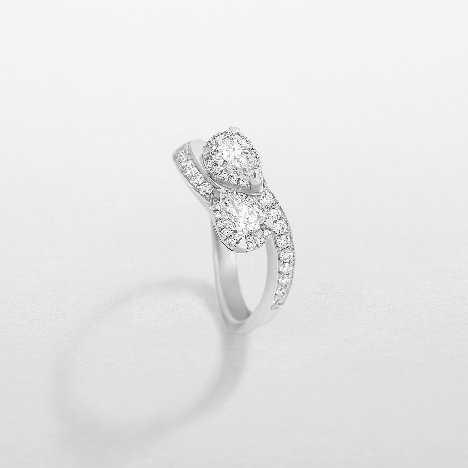 white gold and diamonds ring