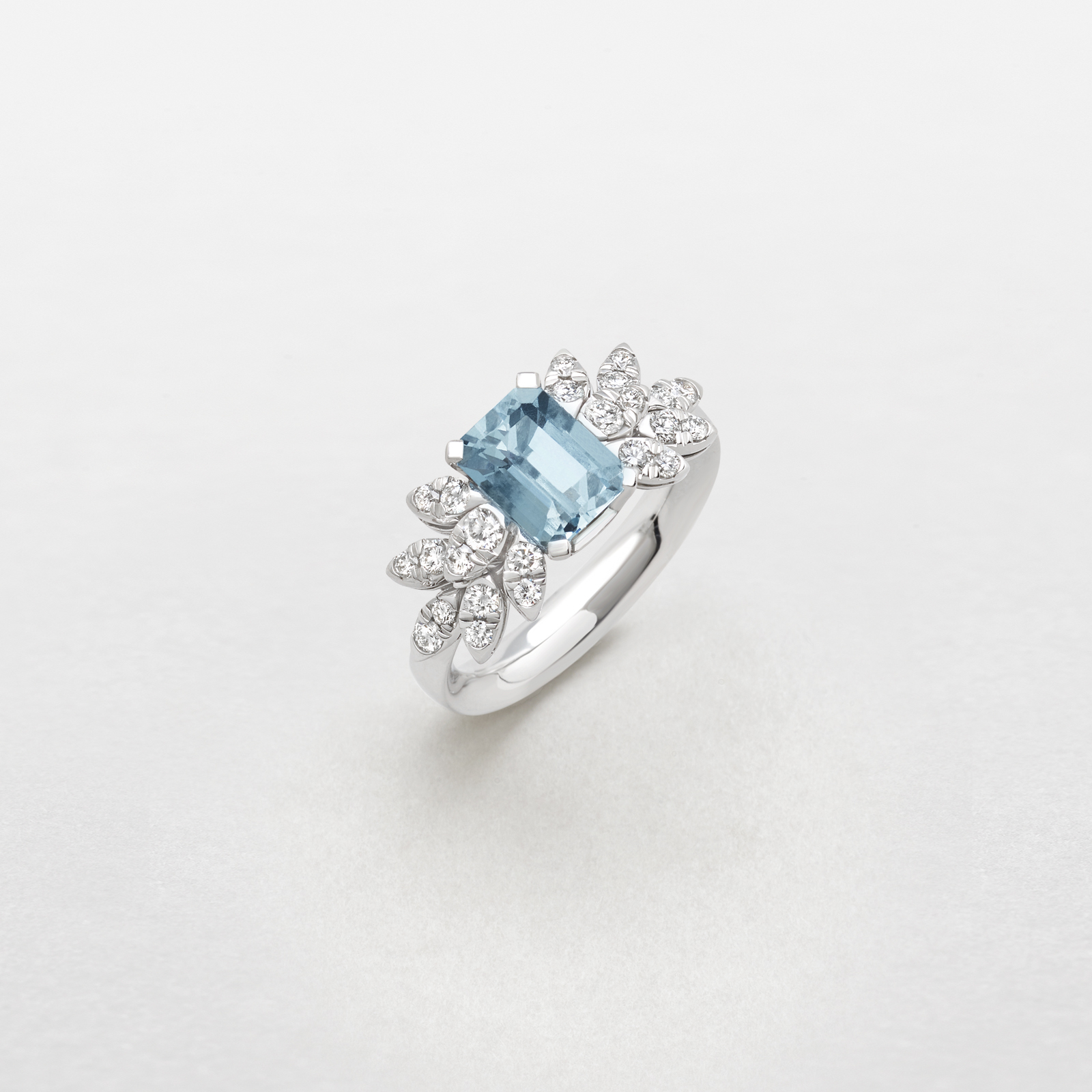 white gold with diamonds and aquamarine ring